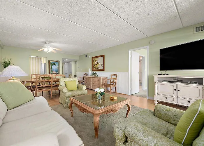 Towers-spacious 3 Bedroom Unit With Bayside Views And Indoor Pool! *